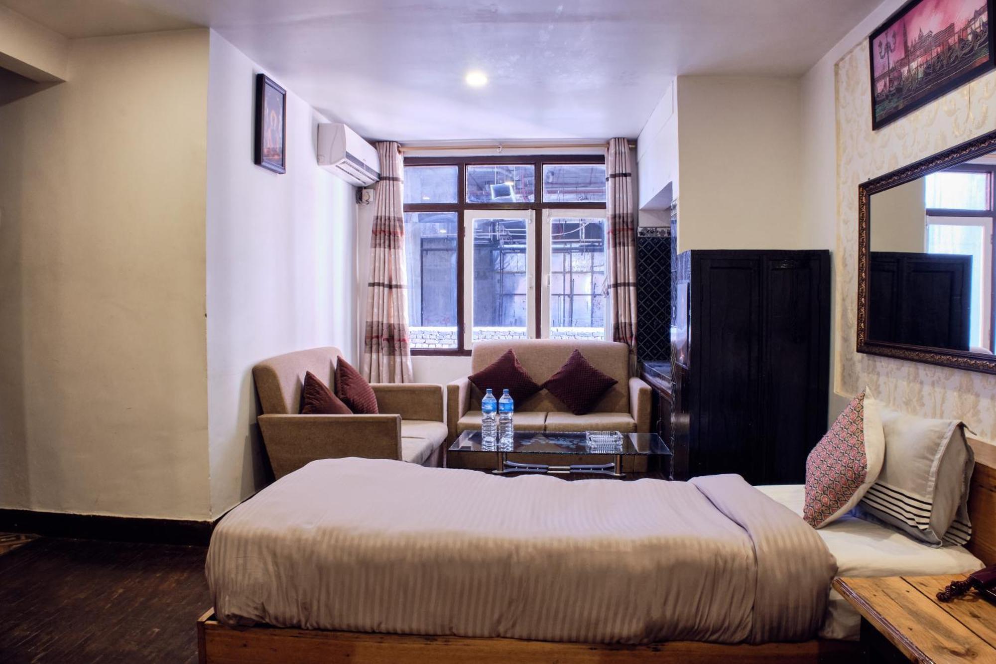 Hotel Shree Tara Катманду Екстер'єр фото