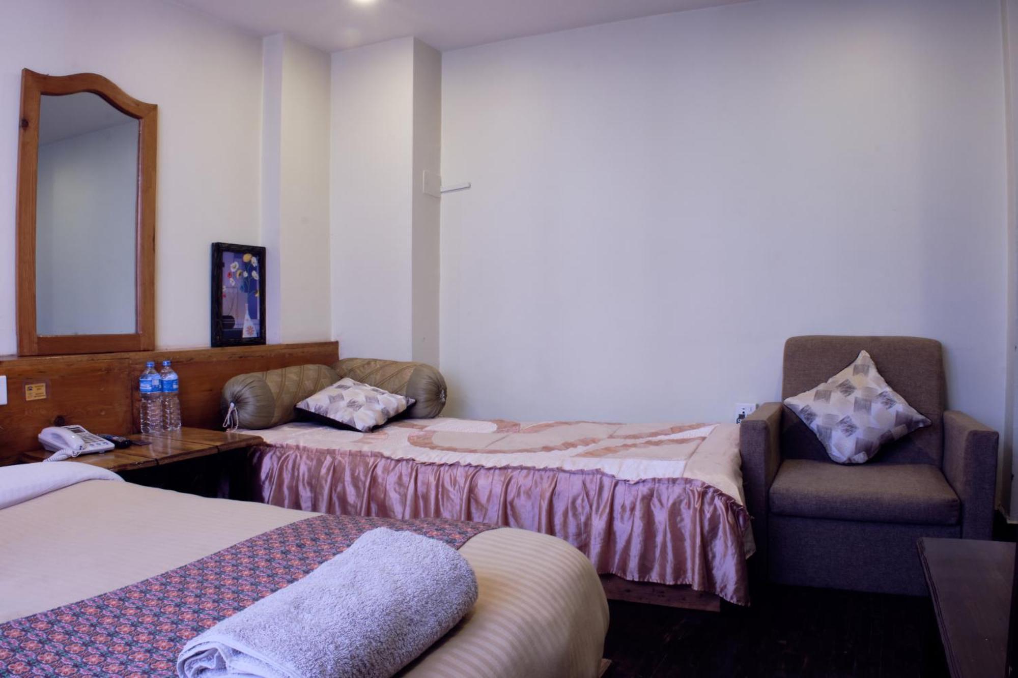 Hotel Shree Tara Катманду Екстер'єр фото