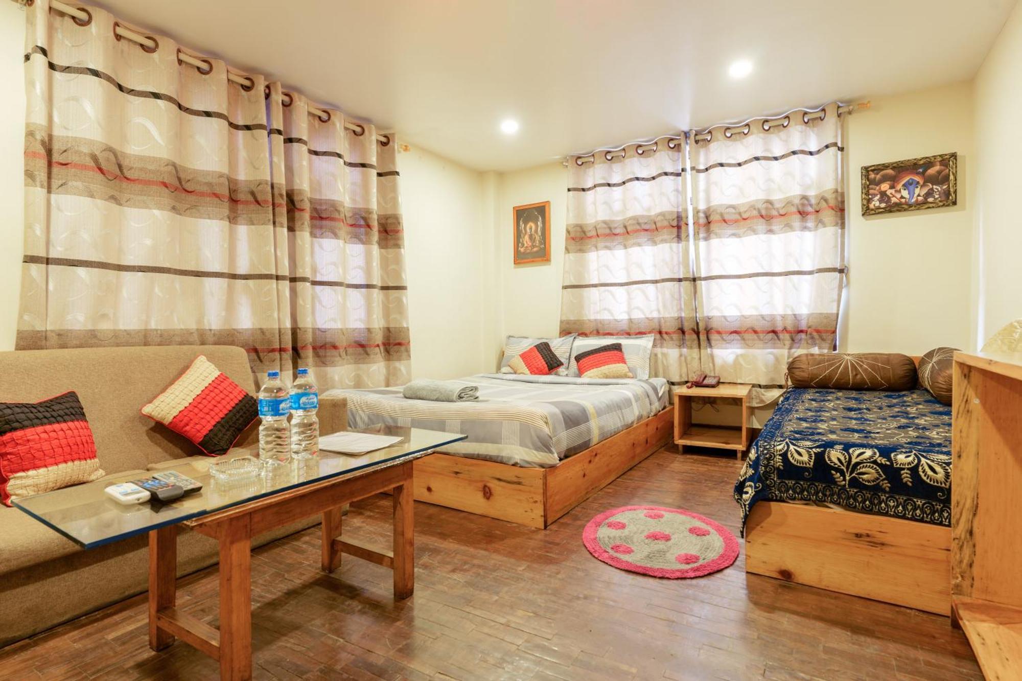 Hotel Shree Tara Катманду Екстер'єр фото